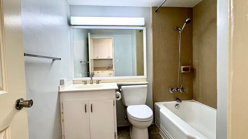 Available Now! 1BD / 1BA with 1 Covered & Assigned Parking Stall on Rycroft Street!! property image