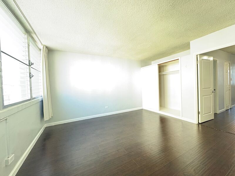 Available Now! 1BD / 1BA with 1 Covered & Assigned Parking Stall on Rycroft Street!! property image