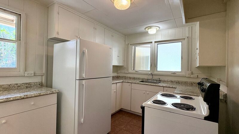 Available Now!! 3 BED/2.5BA + Large Carport, Yard!! property image