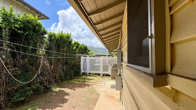 Available Now!! 3 BED/2.5BA + Large Carport, Yard!! property image