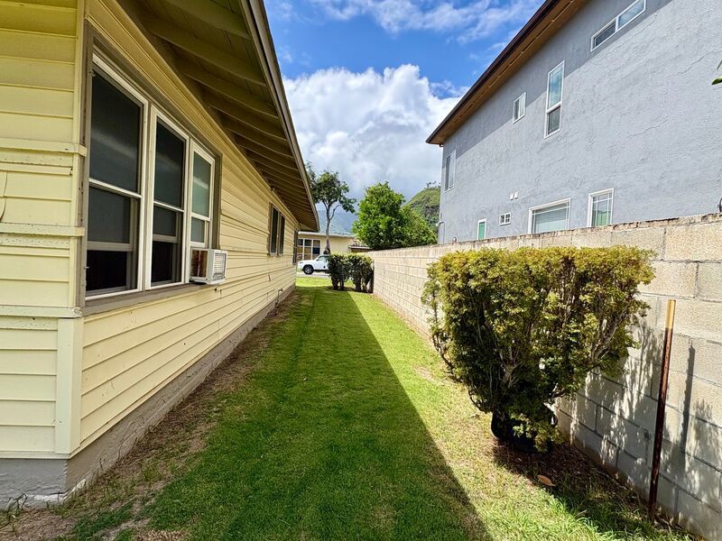 Available Now!! 3 BED/2.5BA + Large Carport, Yard!! property image