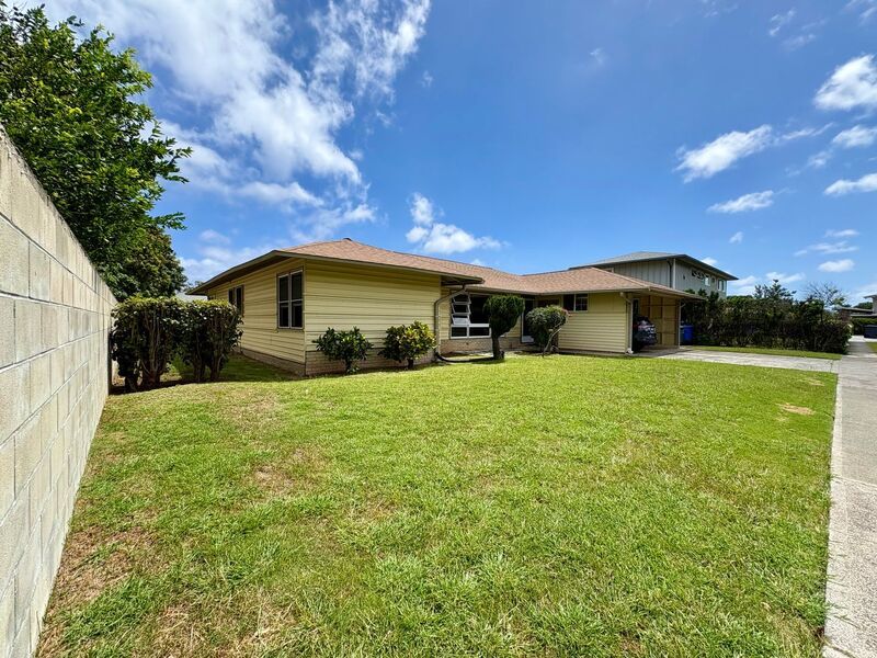 Available Now!! 3 BED/2.5BA + Large Carport, Yard!! property image