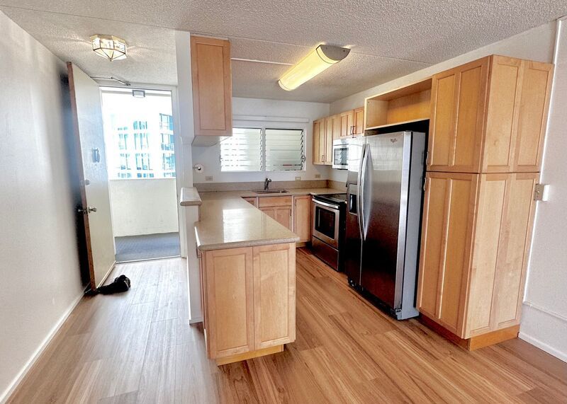 CONVENIENTY LOCATED AND SPACIOUS 2BD/2BA CONDO UNIT - WAIKIKI (NEWLY RENOVATED) property image