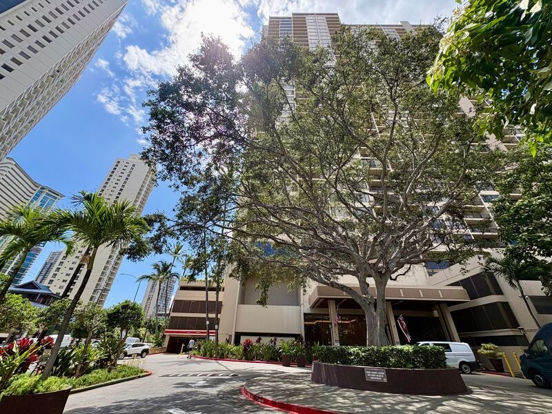 Available Now- 1 BED/1 BATH/2 PRKG in Chateau Waikiki! ALL Utilities Included, 6 Mo. Lease, Fully Furnished property image