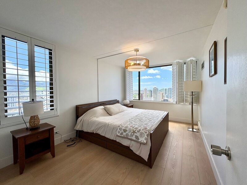 Available Now- 1 BED/1 BATH/2 PRKG in Chateau Waikiki! ALL Utilities Included, 6 Mo. Lease, Fully Furnished property image