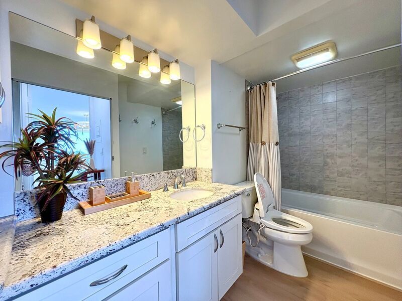 Available Now- 1 BED/1 BATH/2 PRKG in Chateau Waikiki! ALL Utilities Included, 6 Mo. Lease, Fully Furnished property image