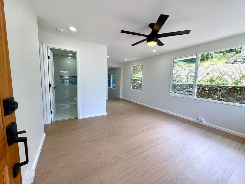 NEWLY REMODELED 3 BED/1.5 BATH HOME IN PALOLO (Available NOW!) property image