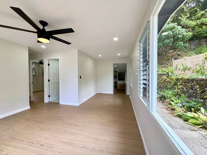 NEWLY REMODELED 3 BED/1.5 BATH HOME IN PALOLO (Available NOW!) property image