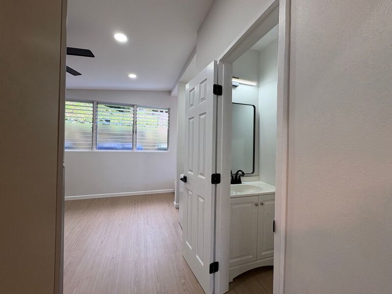 NEWLY REMODELED 3 BED/1.5 BATH HOME IN PALOLO (Available NOW!) property image
