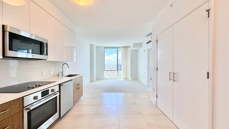 HIGH FLOOR 1 BED/1 BATH IN AZURE ALA MOANA! property image