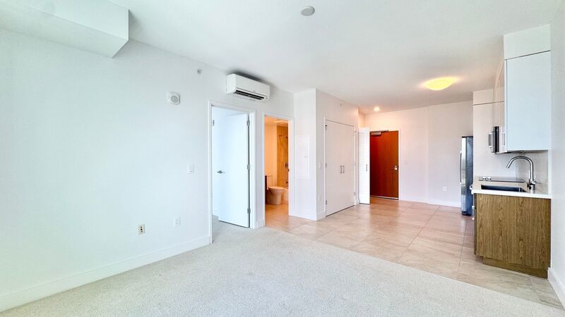 HIGH FLOOR 1 BED/1 BATH IN AZURE ALA MOANA! property image