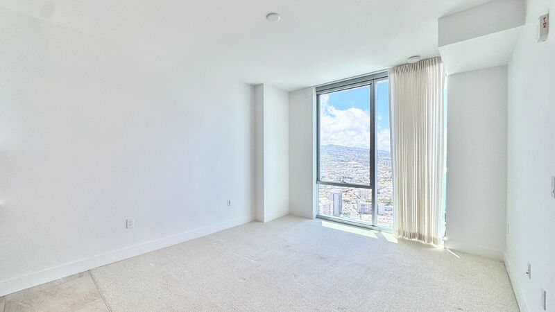 HIGH FLOOR 1 BED/1 BATH IN AZURE ALA MOANA! property image