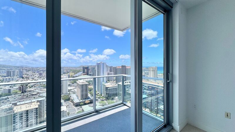 HIGH FLOOR 1 BED/1 BATH IN AZURE ALA MOANA! property image
