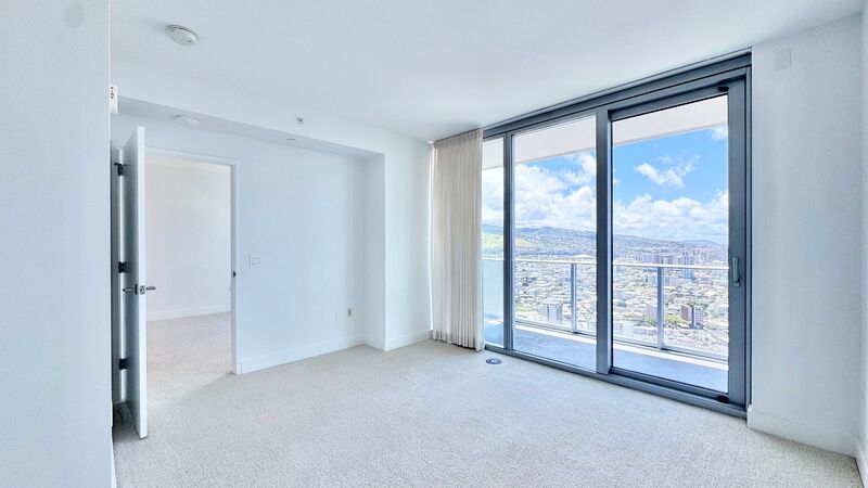 HIGH FLOOR 1 BED/1 BATH IN AZURE ALA MOANA! property image