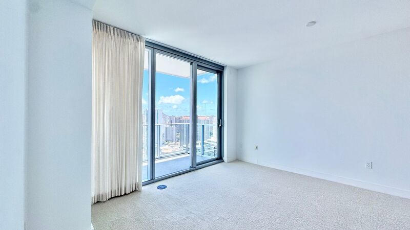 HIGH FLOOR 1 BED/1 BATH IN AZURE ALA MOANA! property image