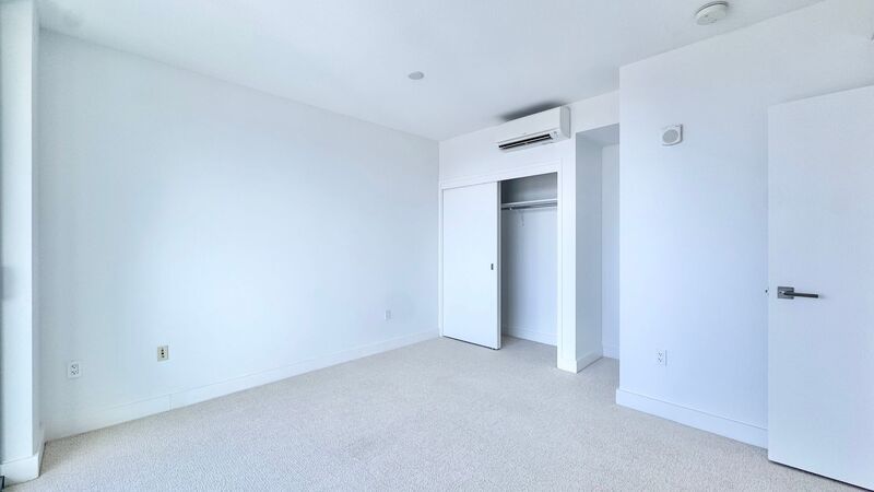 HIGH FLOOR 1 BED/1 BATH IN AZURE ALA MOANA! property image