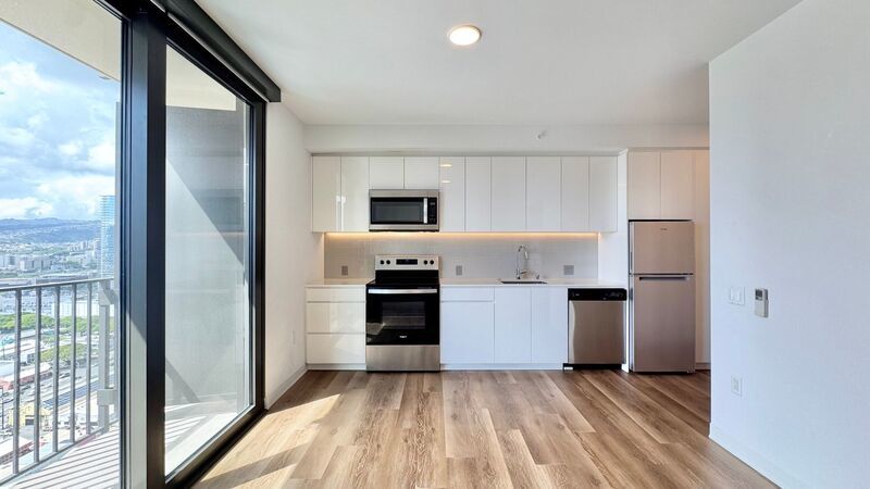 Ocean Views! 1 BED 1 BATH with 1 ASSIGNED STALL in AALII - WARD VILLAGE! property image