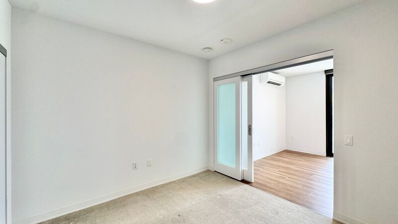 Ocean Views! 1 BED 1 BATH with 1 ASSIGNED STALL in AALII - WARD VILLAGE! property image