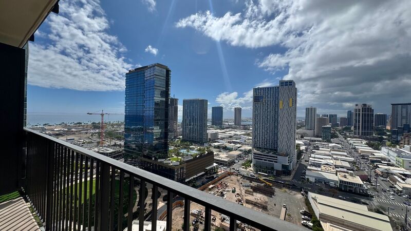 Ocean Views! 1 BED 1 BATH with 1 ASSIGNED STALL in AALII - WARD VILLAGE! property image