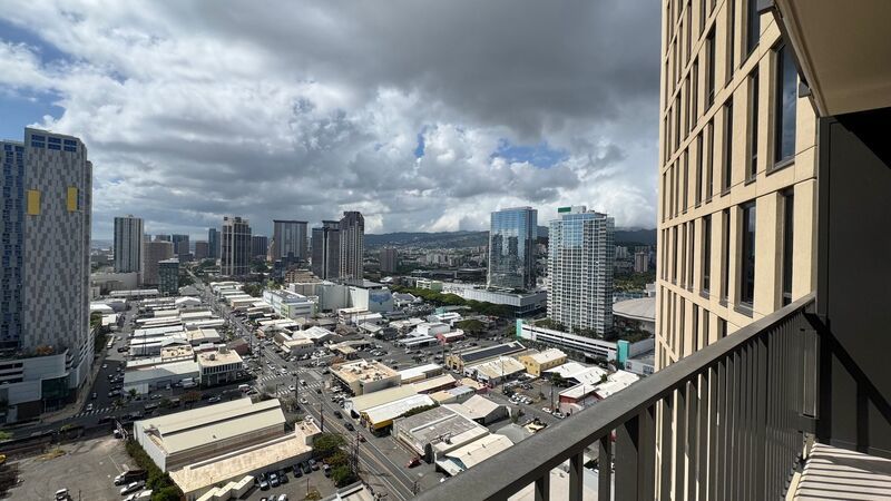 Ocean Views! 1 BED 1 BATH with 1 ASSIGNED STALL in AALII - WARD VILLAGE! property image