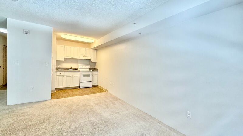 STUDIO W/ COVERED PARKING at 801 SOUTH ST!! property image