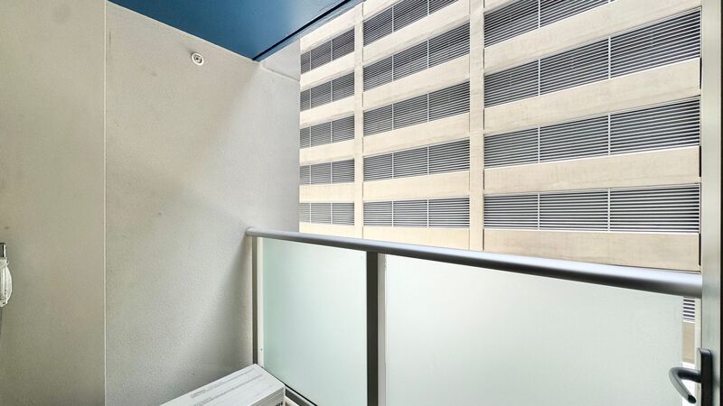 STUDIO W/ COVERED PARKING at 801 SOUTH ST!! property image