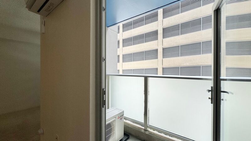 STUDIO W/ COVERED PARKING at 801 SOUTH ST!! property image