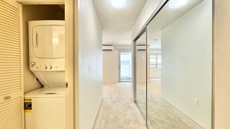STUDIO W/ COVERED PARKING at 801 SOUTH ST!! property image