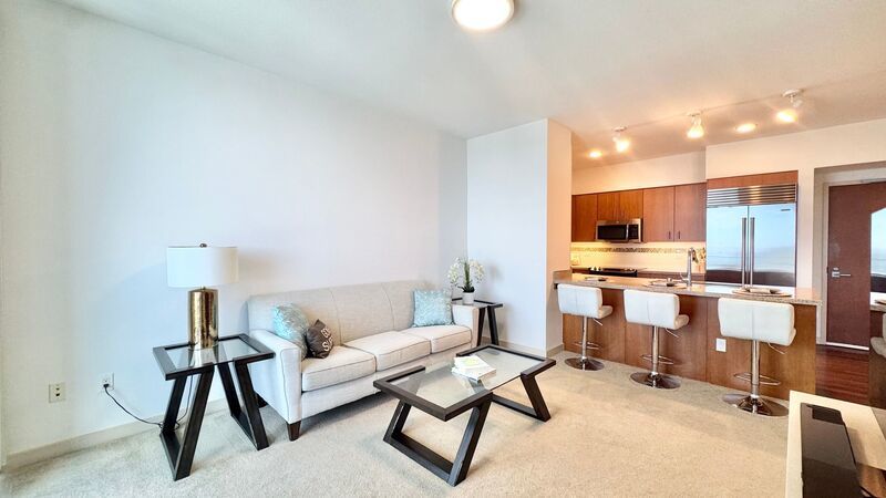 FURNISHED 40TH FLOOR PENTHOUSE UNIT - 1BD/1BA WITH 1 COVERED PARKING property image