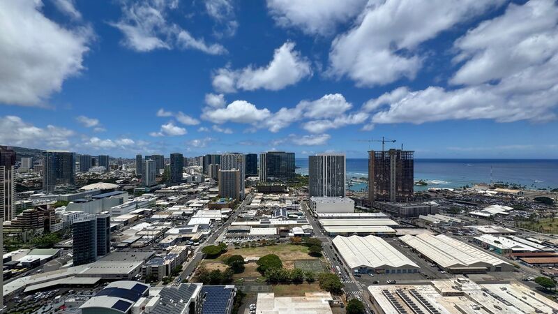 FURNISHED 40TH FLOOR PENTHOUSE UNIT - 1BD/1BA WITH 1 COVERED PARKING property image
