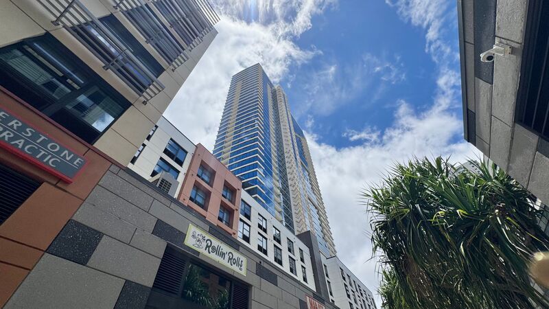 FURNISHED 40TH FLOOR PENTHOUSE UNIT - 1BD/1BA WITH 1 COVERED PARKING property image