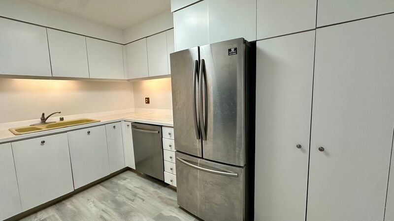 Available NOW - Highly Desired 2 BED 2 BATH Near Ala Moana property image