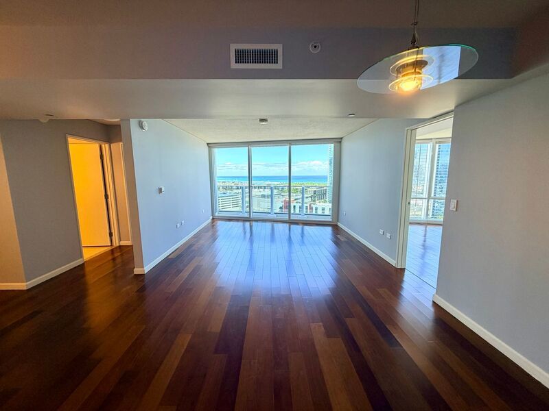 Luxury Living at Moana Pacific 2 Bedroom with a Den, 2 Bathroom, 2 Parking Available NOW property image