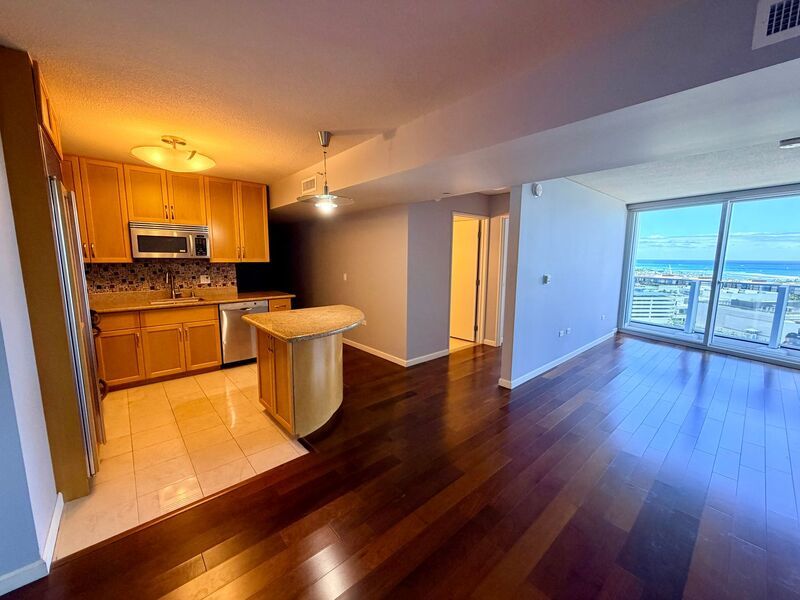 Luxury Living at Moana Pacific 2 Bedroom with a Den, 2 Bathroom, 2 Parking Available NOW property image