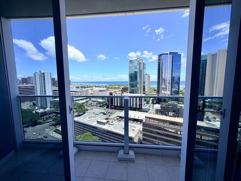 Luxury Living at Moana Pacific 2 Bedroom with a Den, 2 Bathroom, 2 Parking Available NOW property image