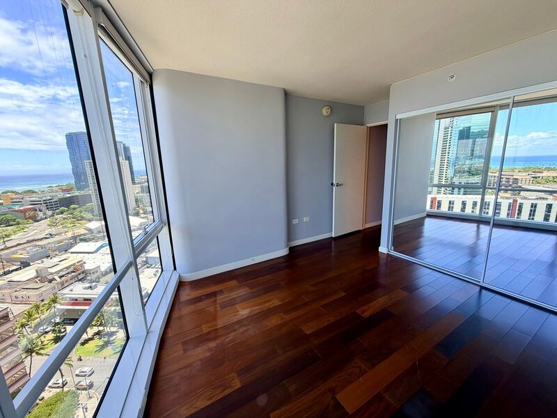 Luxury Living at Moana Pacific 2 Bedroom with a Den, 2 Bathroom, 2 Parking Available NOW property image