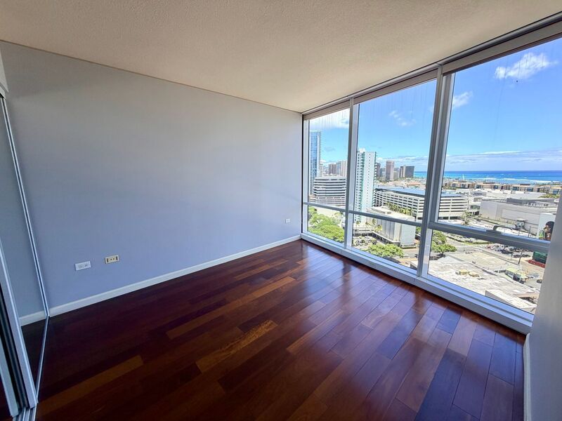 Luxury Living at Moana Pacific 2 Bedroom with a Den, 2 Bathroom, 2 Parking Available NOW property image
