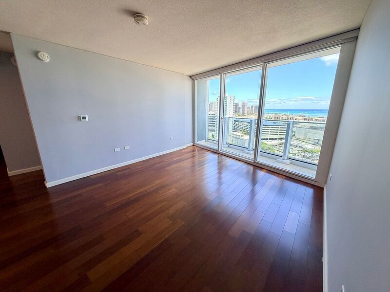 Luxury Living at Moana Pacific 2 Bedroom with a Den, 2 Bathroom, 2 Parking Available NOW property image