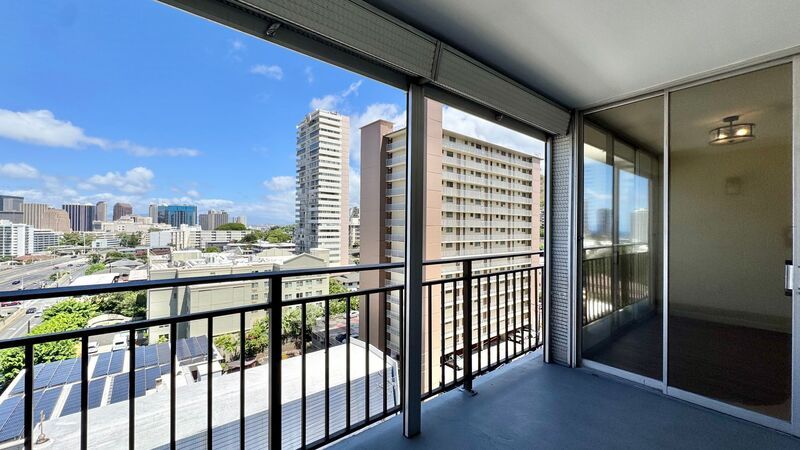 SPACIOUS 1 BED/1 BATH/1 PARKING w/ BALCONY - AVAILABLE NOW at TOWN HOUSE - Conveniently Located! property image