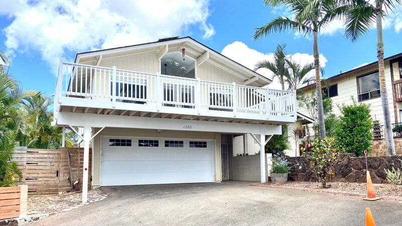 3 BED 2 BATH HOME w/ PV!!! (LOW Electricity Fees) - UPPER MAKAKILO! property image