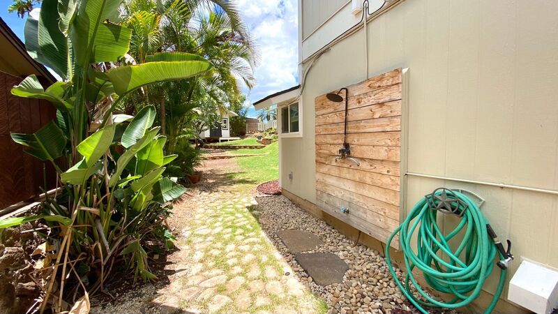 3 BED 2 BATH HOME w/ PV!!! (LOW Electricity Fees) - UPPER MAKAKILO! property image