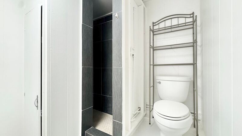 Available NOW - Highly Desired Studio 1 BATH in lush Manoa Valley! property image