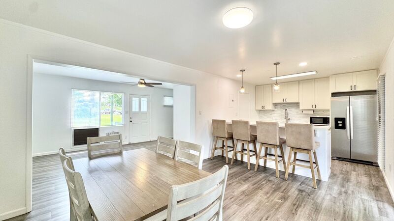 UPDATED 3 BEDROOM TOWNHOME UNIT WITH 2 PARKING STALLS property image