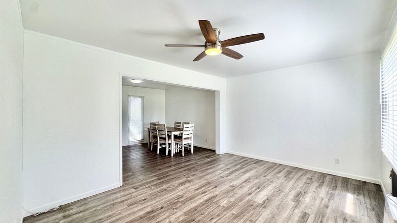 UPDATED 3 BEDROOM TOWNHOME UNIT WITH 2 PARKING STALLS property image