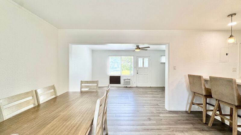 UPDATED 3 BEDROOM TOWNHOME UNIT WITH 2 PARKING STALLS property image
