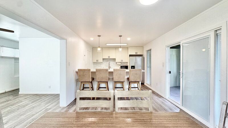 UPDATED 3 BEDROOM TOWNHOME UNIT WITH 2 PARKING STALLS property image