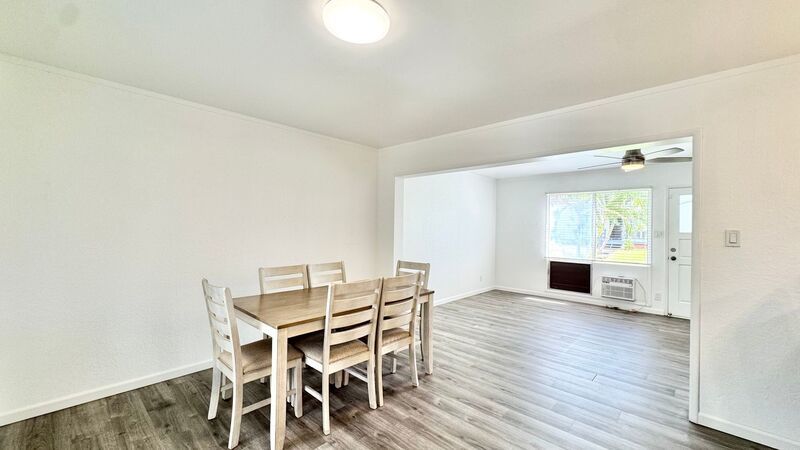 UPDATED 3 BEDROOM TOWNHOME UNIT WITH 2 PARKING STALLS property image