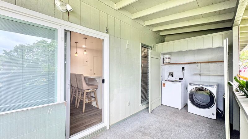 UPDATED 3 BEDROOM TOWNHOME UNIT WITH 2 PARKING STALLS property image