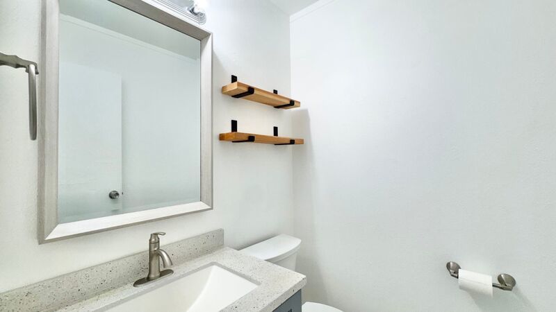 UPDATED 3 BEDROOM TOWNHOME UNIT WITH 2 PARKING STALLS property image