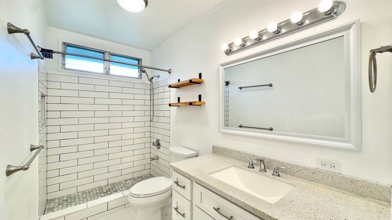 UPDATED 3 BEDROOM TOWNHOME UNIT WITH 2 PARKING STALLS property image